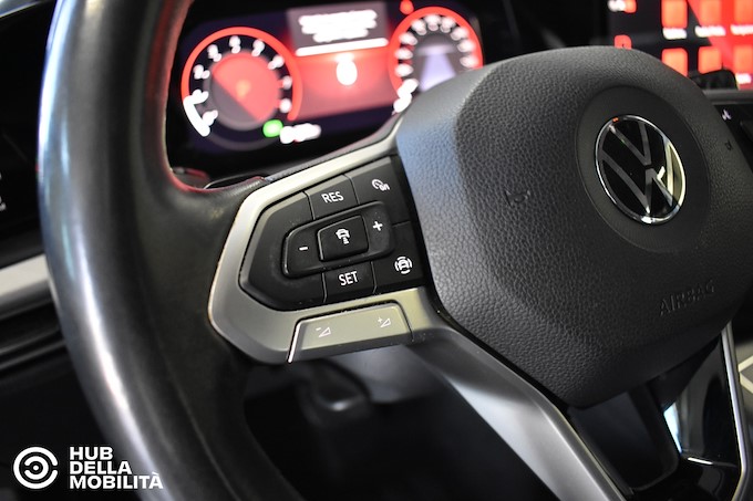 VOLKSWAGEN Golf 1.0 eTSI EVO DSG Life